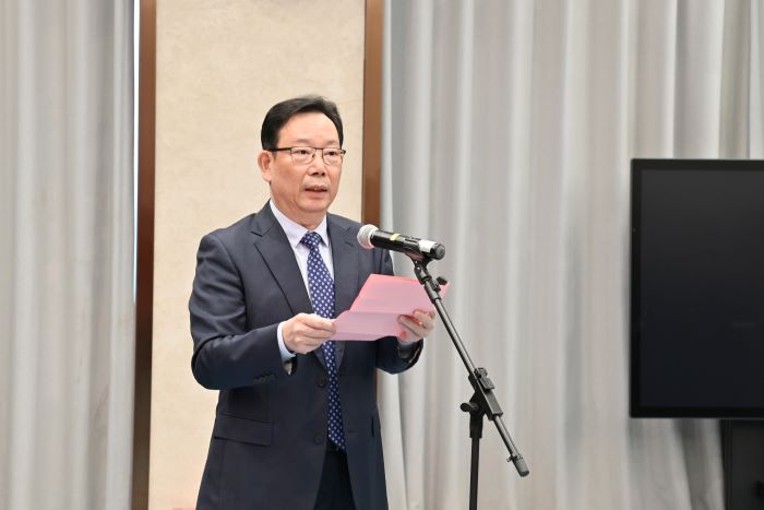 十大赌博正规信誉网站举行新提任处级领导干部宪法宣誓仪式