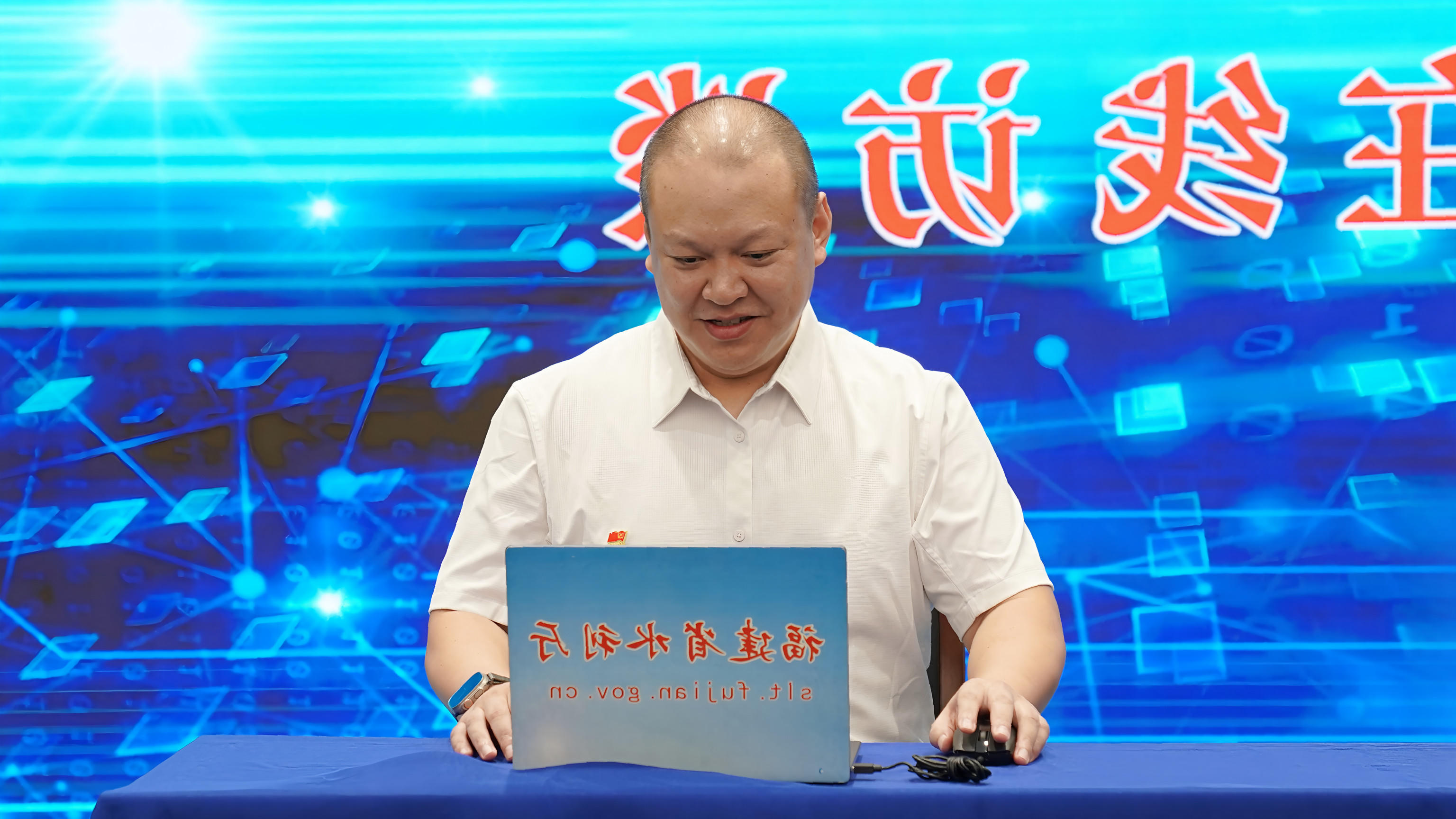 林劲4.jpg